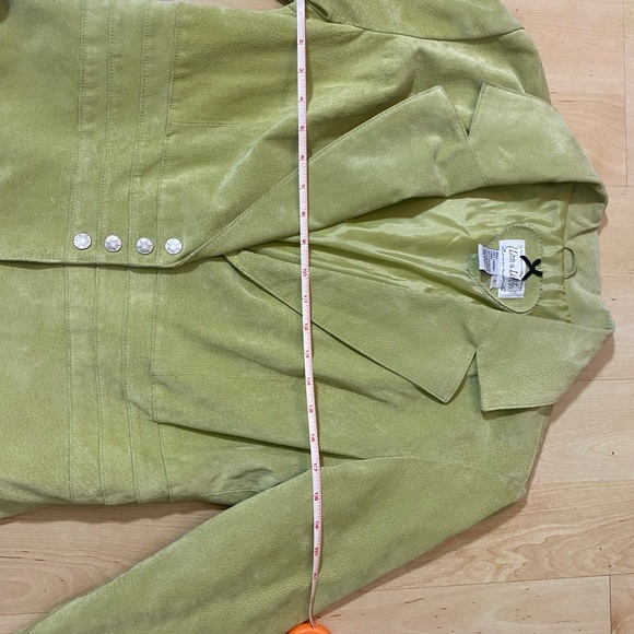 Light green 100% Leather/suede Long Sleeve Jacket. Size L. - Picture 13 of 15